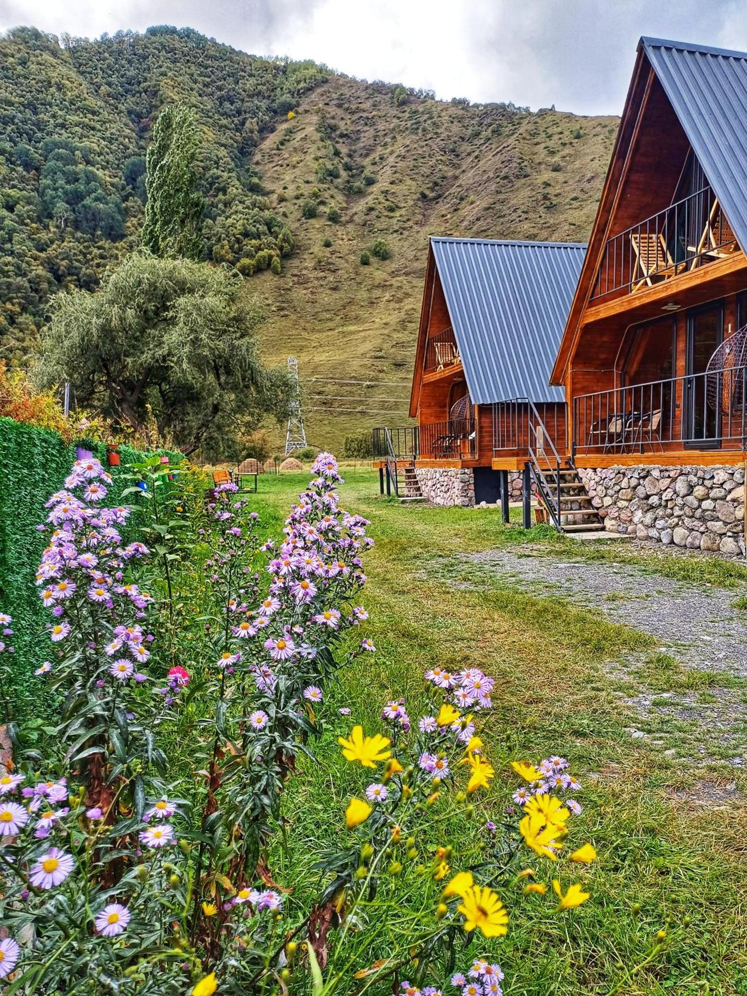Panorama Cottages In Sno Exterior photo